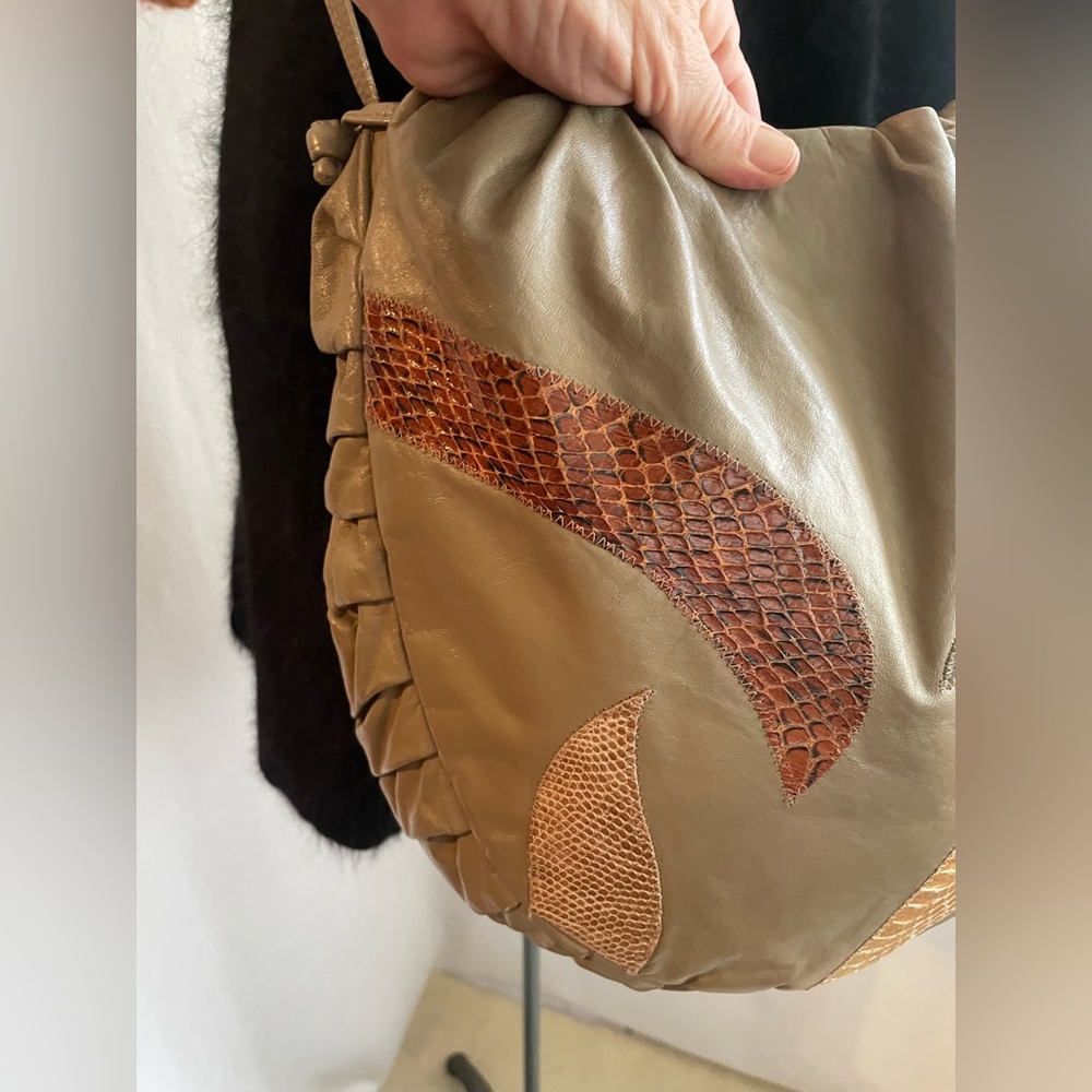 Vintage Cynthia Lockhart leather crossbody bag w snakeskin details - Picture 6 of 13